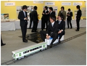 動いて乗れる鉄道模型の製作(H22)の画像1